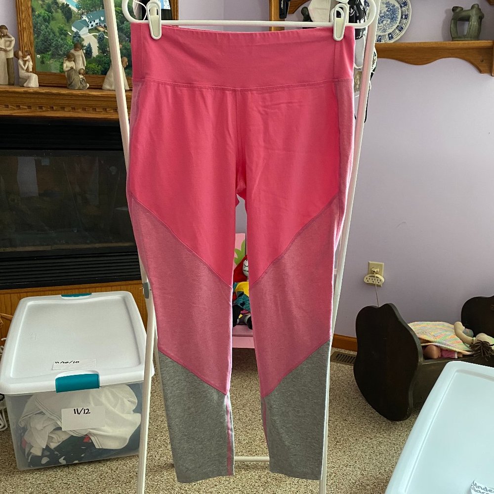 Pink and Gray Capri Leggings Size L